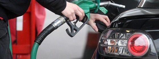 Jak usunąć zapach paliwa z ubrania?